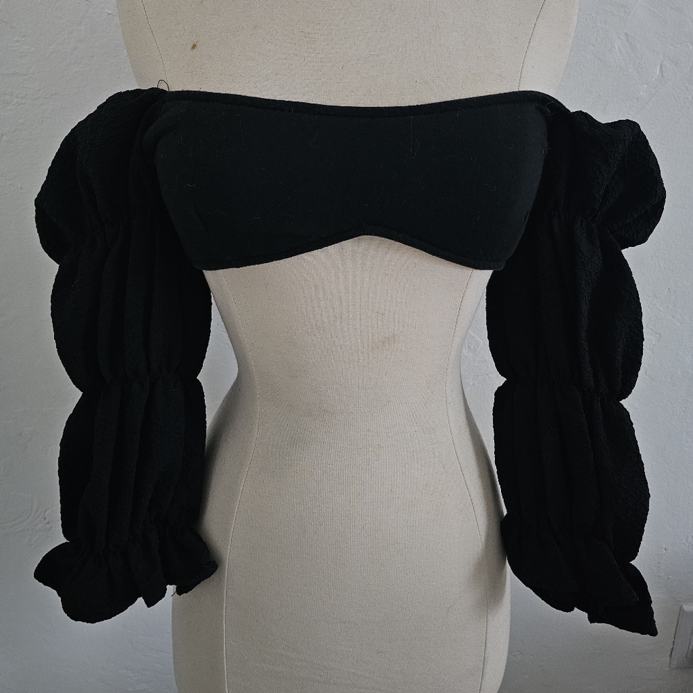 Source Unknown Black Off-Shoulder Crop Top